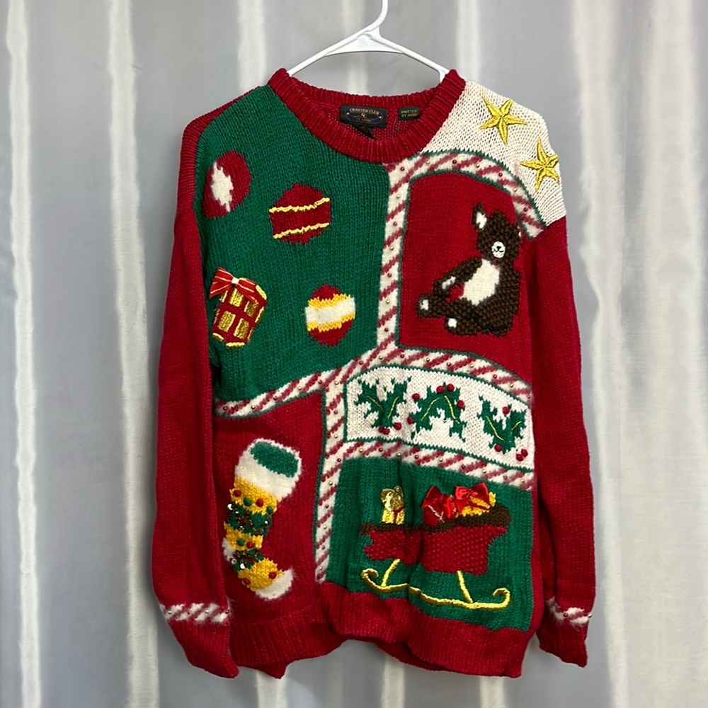Men’s Christmas sweater.